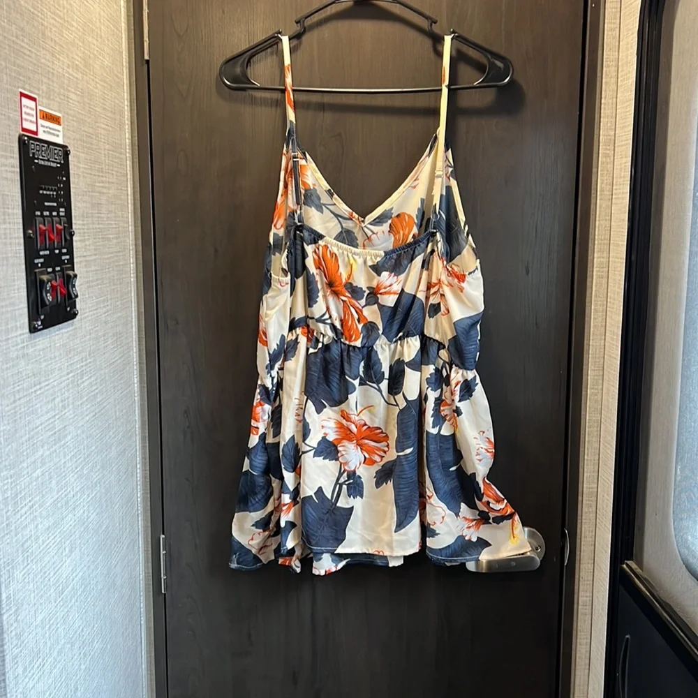 Tank top - Picture 2 of 3
